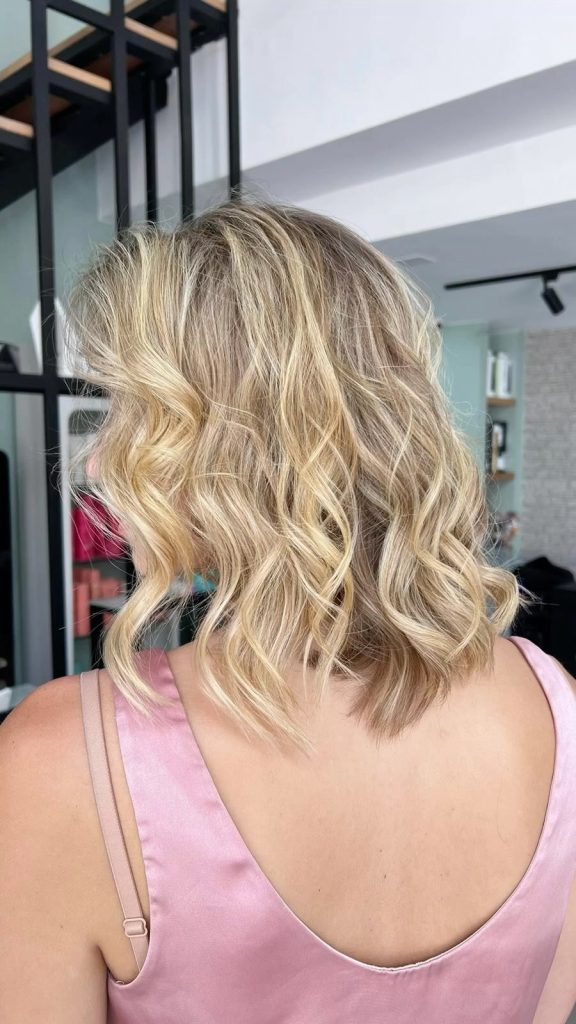 Beachy Waves Medium Hair Hairstyle for Women – o.safri