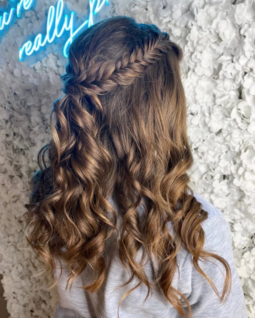 Fishtail Braided Half Up Hairstyles for Women โ blowoutco โ 1