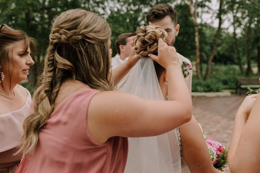 High Bun with a Veil Hairstyles for Women   – beautybyannkrause – 1