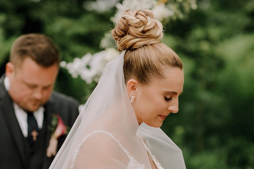 High Bun with a Veil Hairstyles for Women   – beautybyannkrause – 2