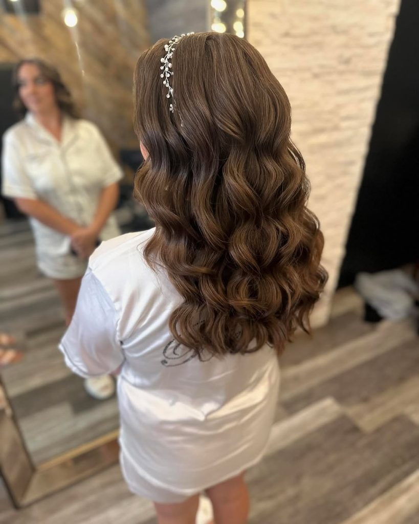 Loose Curls with a Headband Hairstyles for Women   – topknotbridal%0A – 3