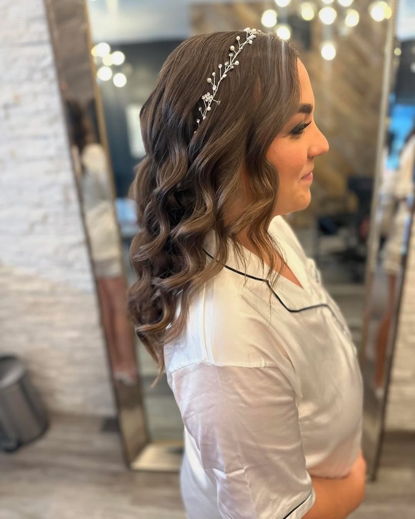 Loose Curls with a Headband Hairstyles for Women   – topknotbridal%0A – 5