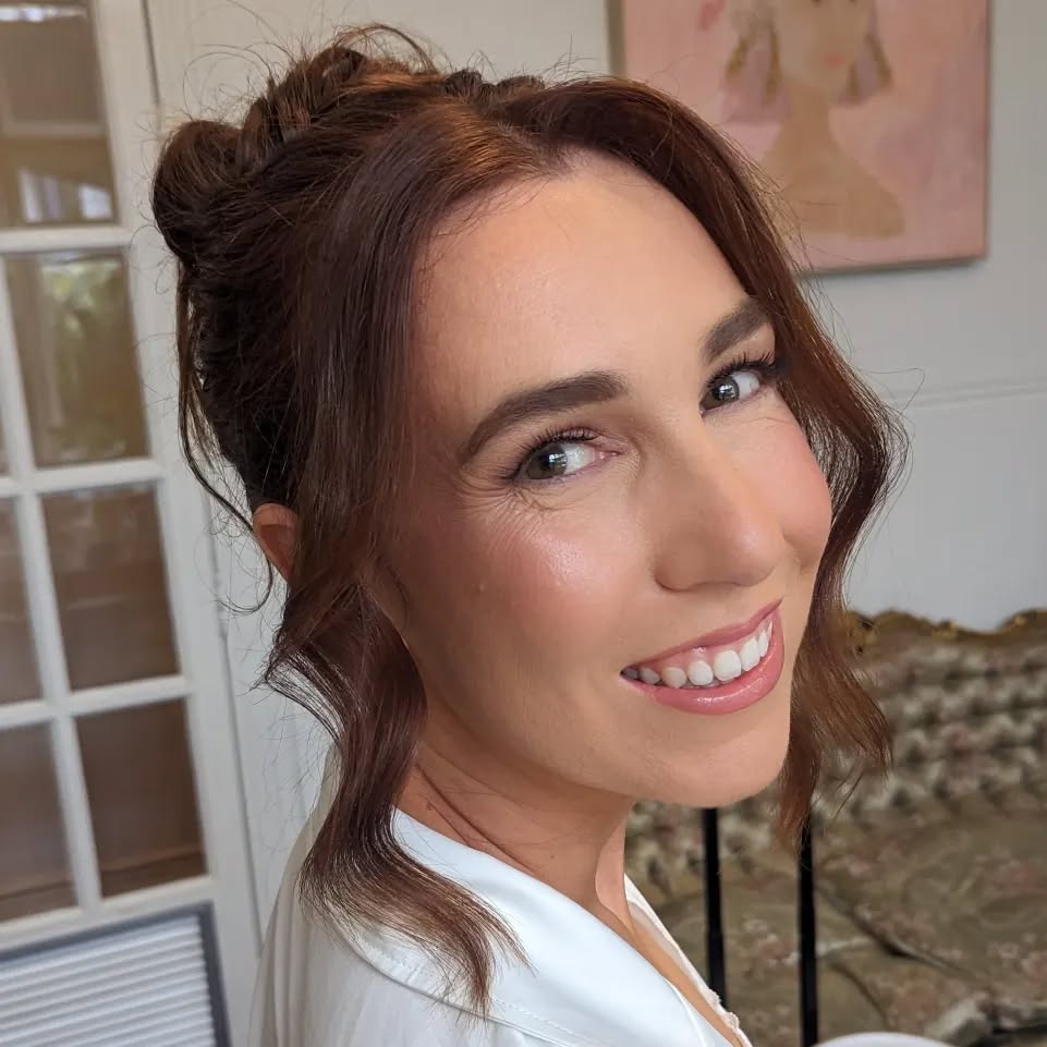Messy Bun Hairstyles for Bridesmaid Women – monique_bridal_hmua – 1
