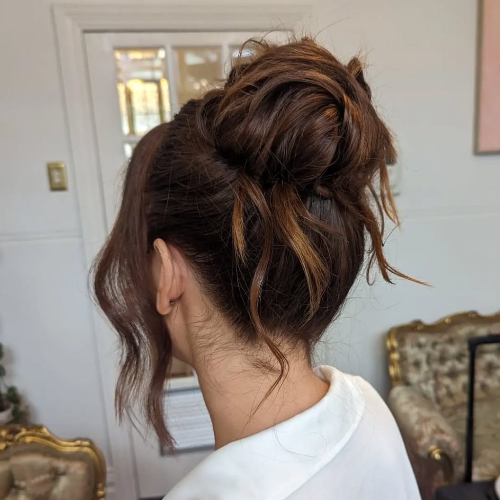 Messy Bun Hairstyles for Bridesmaid Women – monique_bridal_hmua – 3