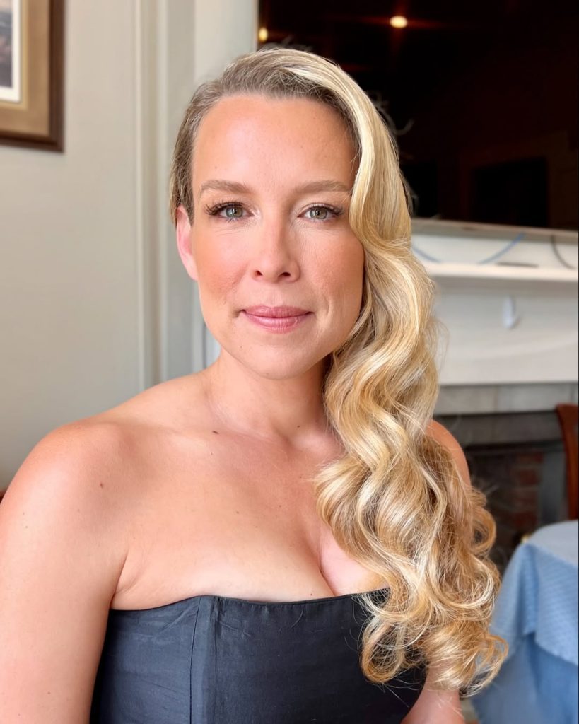 Side Swept Waves Hairstyles for Women   – kimmyhartistry – 2