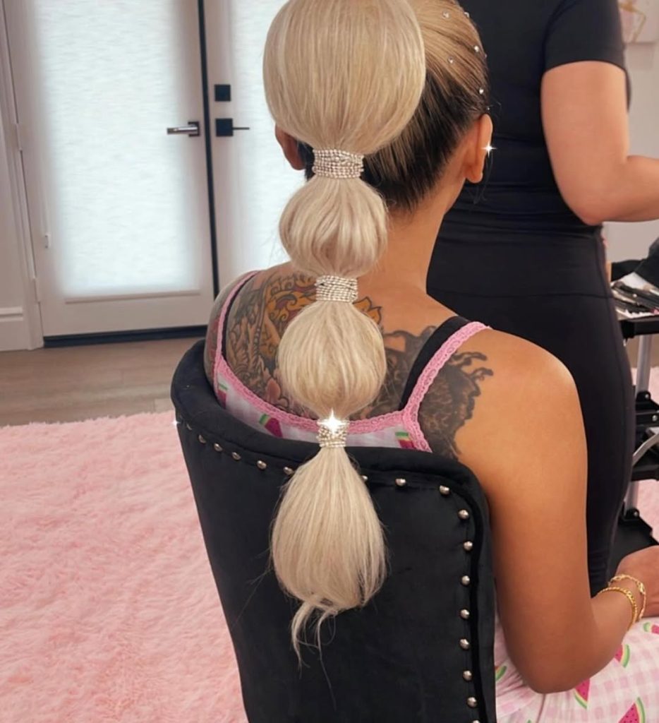 Voluminous Bubble Ponytail Hairstyles for Women – farahwiththegoodhair – 1