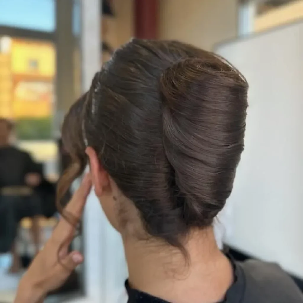 Classic French Twist for women – lookvegas